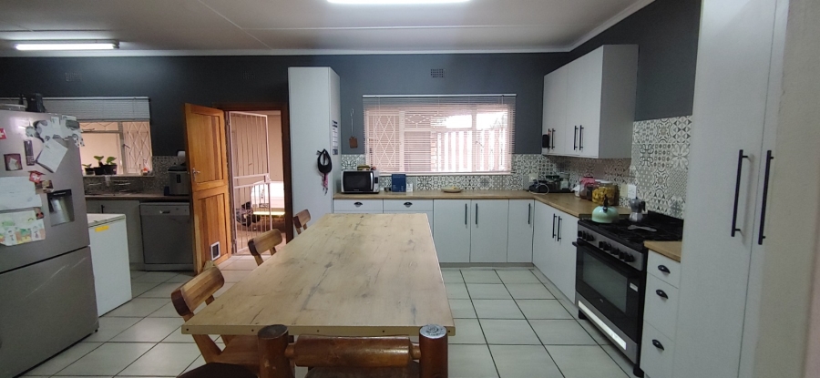 4 Bedroom Property for Sale in Hillcrest Northern Cape